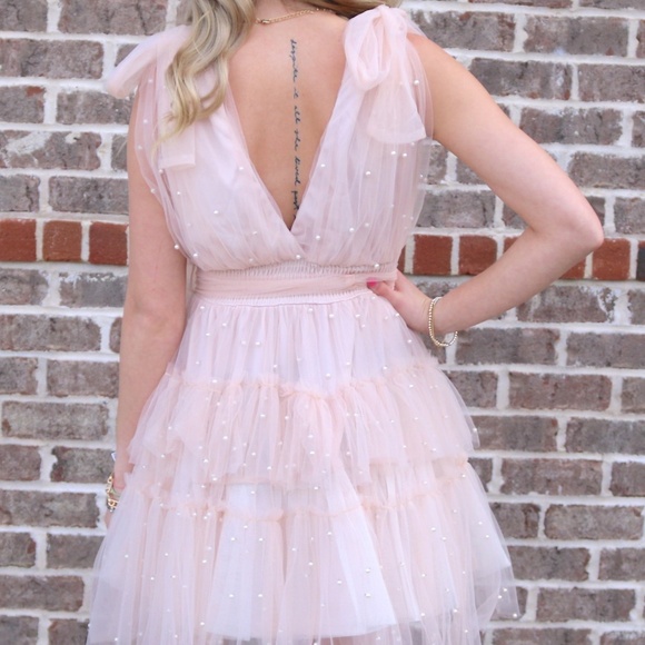 Boutique - Layered Tulle Mini Dress Color Blush Sz Large - NWT - Picture 2 of 10